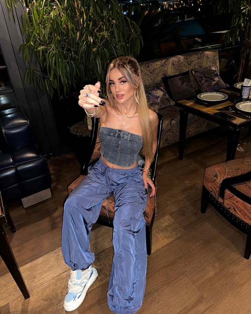 Anna Taksim — İstanbul escort ilan fotoğrafı 4